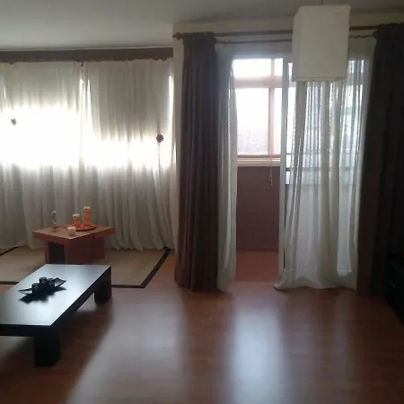 Apartmán Piso Centrico, Amplio, Luminoso Y Familiar, Con Garaje Segun Disponibilidad *